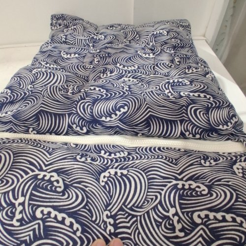 OHUFALL HIGH BACK CHAIR CUSHION - 15.7" - WHITE/NAVY image 3