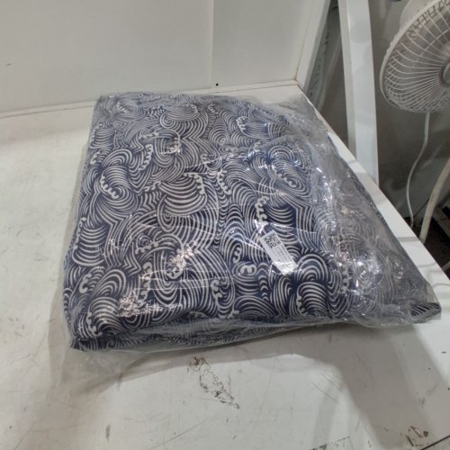 OHUFALL HIGH BACK CHAIR CUSHION - 15.7" - WHITE/NAVY image 4