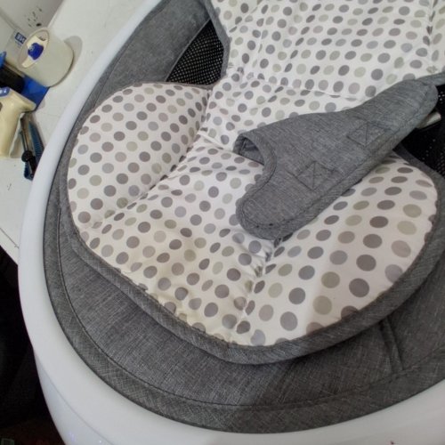 MUNCHKIN LIGHTWEIGHT SMART BLUETOOTH BABY SWING WITH NATURAL SWAY IN 5-SPEED & REMOTE - WHITE/GREY - (MODEL: MKCA0788 / 34499001) image 4