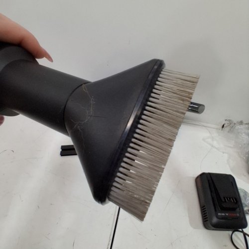 11PC BOSCH UNLIMITED 10 CORDLESS VACUUM - DARK CREAM/BLACK (MODEL: BCS1041TUC) image 3