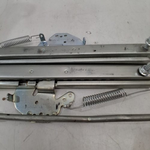 UNIVERSAL ADJUSTABLE AUTOMOTIVE BUCKET SEAT SLIDER BRACKET ASSEMBLY - SILVER image 3