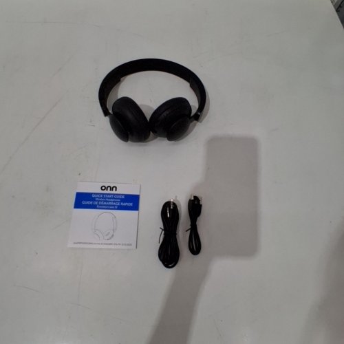 ONN. OVER-EAR WIRELESS BLUETOOTH HEADPHONES - BLACK (MODEL: AAABLK100002890) image 3