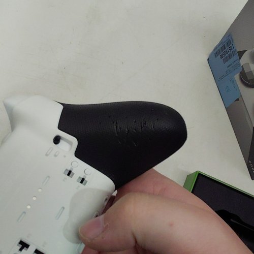 XBOX ELITE SERIES 2 CORE CONTROLLER - WHITE image 4