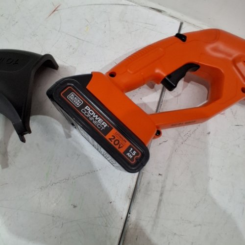 BLACK AND DECKER CORDLESS STRING TRIMMER/EDGER WITH BATTERY - 10" - 20 V MAX - BLACK/ORANGE (MODEL: LST201) image 2