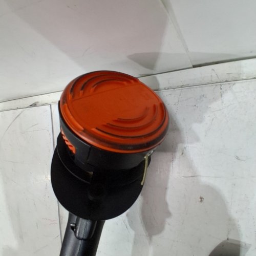 BLACK AND DECKER CORDLESS STRING TRIMMER/EDGER WITH BATTERY - 10" - 20 V MAX - BLACK/ORANGE (MODEL: LST201) image 5
