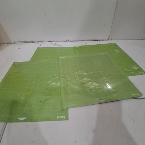 4PK FOME ADHESIVE GRIP CUTTING MAT FOR CRICUTS- 12" X 12" - GREEN image 2