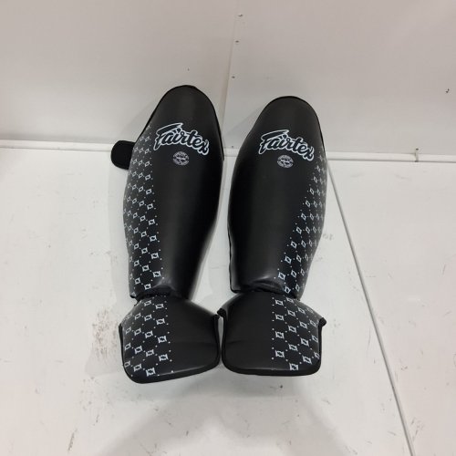 FAIRTEX PREMIUM, LIGHTWEIGHT & DURABLE MUAY THAI SHIN GUARDS - LARGE - BLACK (MODEL: SP5) image 2