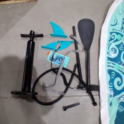 FEATH-R-LITE STAND UP PADDLE BOARD W/ CARRY BAG, PADDLE, PUMP AND ACCESSORIES - 10.6FT X 33'' X 6'' - BLUE image 3