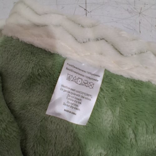 FLEECE DOUBLE-SIDED BABY BLANKET - 30" X 41" - GREEN/WHITE image 3