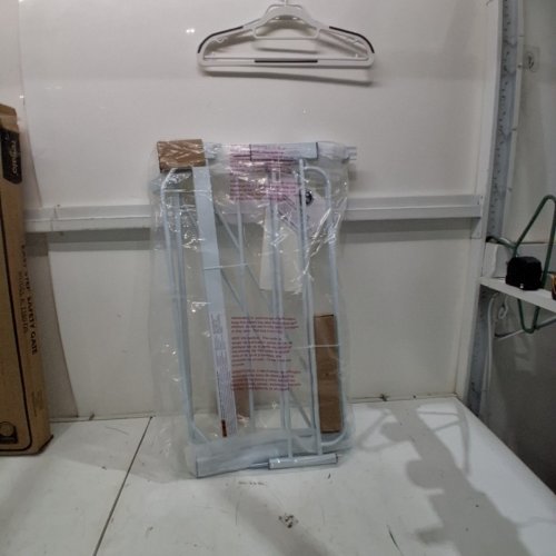 REGALO EASY-STEP METAL WALK-THROUGH SAFETY GATE - 30" X 29'' TO 38.5'' - WHITE (MODEL: 1160DS) image 2