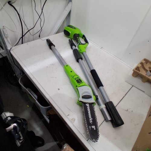 GREENWORKS EXTENDABLE CORDLESS ELECTRIC POLE FOR SAW - 40V - FOR 8" BLADE - EXTENDS TO 8FT - GREEN - (MODEL: 1400017) image 2