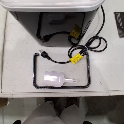 COUNTERTOP ICE MAKER WITH HANDLE AND SCOOP - 26LB - BLACK (MODEL: WBJ-10A) image 4