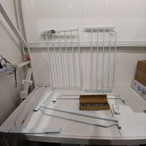 REGALO EASY STEP EXTRA WIDE METAL SAFETY GATE - 30" X 29"- 49" - WHITE (MODEL: 1164EWDS) image 2