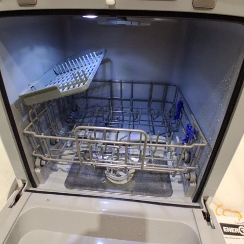 MIDEA COUNTERTOP DISHWASHER PORTABLE WITH BUILT IN WATER TANK - 6L CAPACITY, 162ºF TEMP - 16" X 17" X 20" - WHITE - (MODEL: MDC17P2DWW) image 5