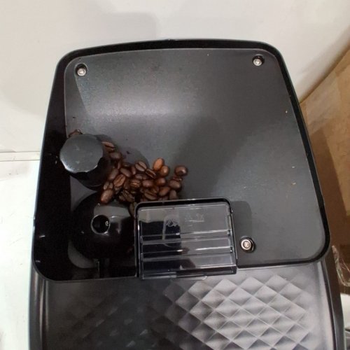 PHILIPS 2300 SERIES LATTEGO FULLY AUTOMATIC COFFEE & ESPRESSO MAKER WITH BUILT-IN MILK FROTHER & GRINDER - BLACK (MODEL: EP2330) image 4