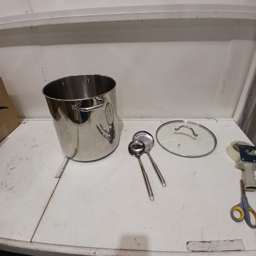 HOMICHEF EXTRA LARGE NICKEL FREE STAINLESS STEEL STOCK POT WITH LID AND LADLE - 24QT - STAINLESS STEEL (MODEL: C2113304) image 2
