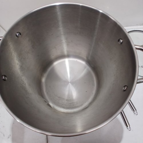 HOMICHEF EXTRA LARGE NICKEL FREE STAINLESS STEEL STOCK POT WITH LID AND LADLE - 24QT - STAINLESS STEEL (MODEL: C2113304) image 4