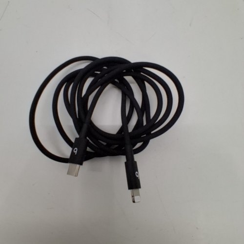 BEATS USB-C TO LIGHTNING WOVEN BRAIDED CHARGING CABLE - 1.5M - BLACK image 2