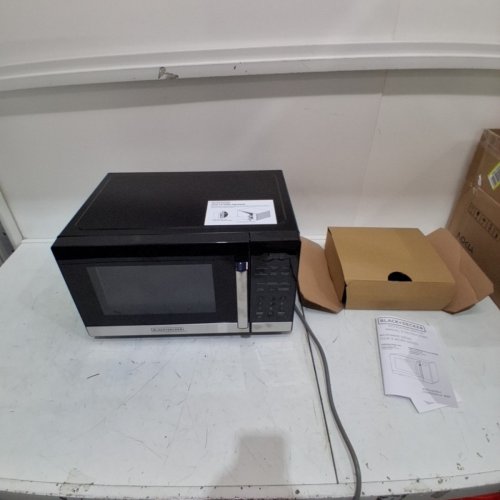 BLACK+DECKER 5-IN-1 MICROWAVE OVEN WITH AIR FRY- BLACK (MODEL: ES9P032NA-CA) image 3