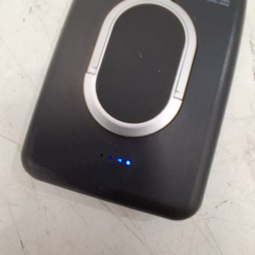 MERKURY MAGNETIC WIRELESS CHARGER WITH 5000MAH POWER BANK - BLACK image 2