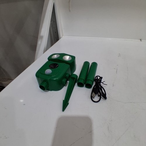 SOLAR OUTDOOR AUDIBLE ANIMAL REPELLER WITH WIDE ANGLE MOTION SENSORS AND LIGHT - 5V - GREEN image 3