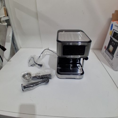 CHEFMAN CRAFTBREW 15-BAR PUMP DIGITAL ESPRESSO MAKER WITH STEAM WAND FOR LATTE & CAPPUCCINO - 1.5L - BLACK / SILVER (MODEL: RJ54-SS-15-D-AM) image 3