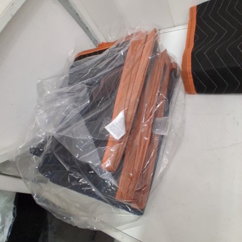 6PK AMAZON BASICS MOVING BLANKETS - 72" X 40" - BLACK/ORANGE (MODEL: 840324425598) image 4