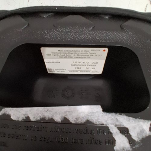 COSCO KIDS TOPSIDE LIGHTWEIGHT BACKLESS BELT-POSITIONING BOOSTER CAR SEAT - 40-100LB MAX - DIAMOND DAZE/BLACK/TRIANGLES (MODEL: 22976C-EJQ) image 2