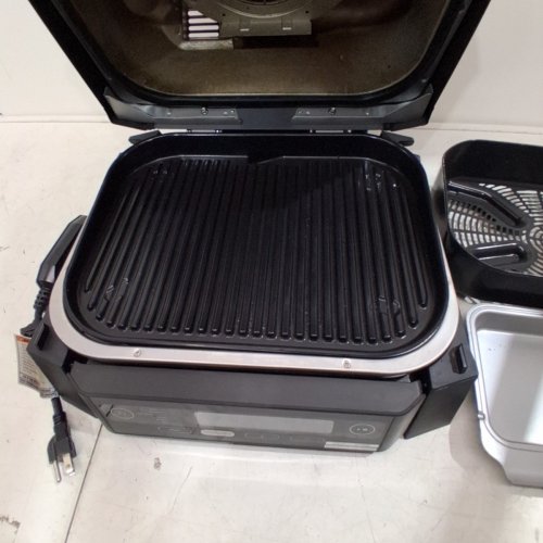 NINJA 7-IN-1 WOODFIRE GRILL AND SMOKER WITH PELLETS AND GRILLER COVER -141 SQ.IN - BLACK (MODEL:OG701LWC) image 6