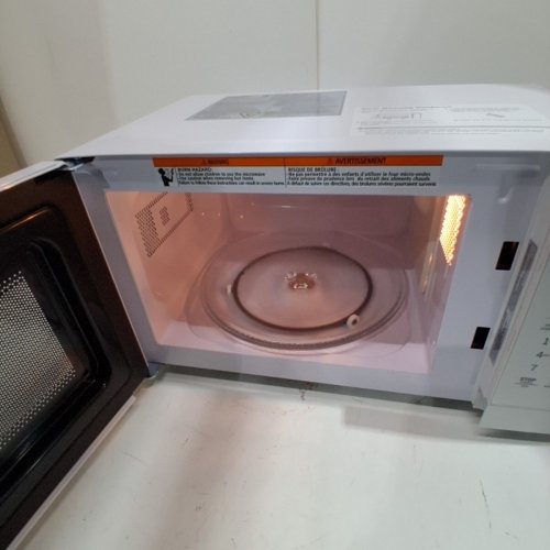 COMFEE COUNTERTOP MICROWAVE OVEN - 0.7 CU.FT/700W - WHITE (MODEL: CM-M201K(WH)) image 3