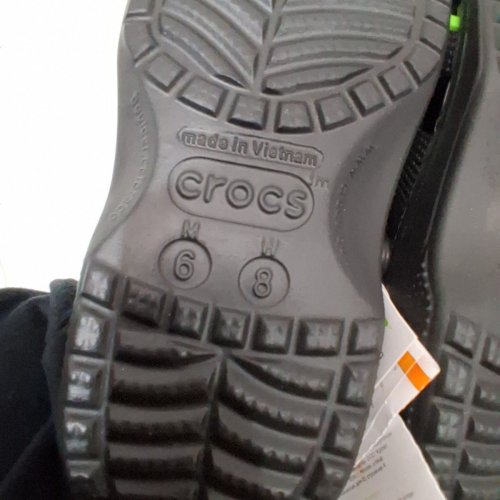 WOMEN'S CROCS CLASSIC CLOG - WOMEN: 8 MEN: 6 - BLACK image 5