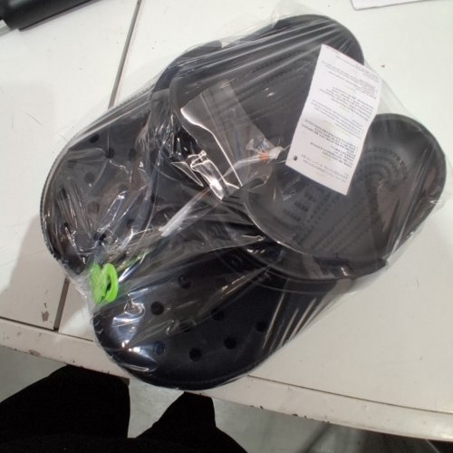 WOMEN'S CROCS CLASSIC CLOG - WOMEN: 8 MEN: 6 - BLACK image 7