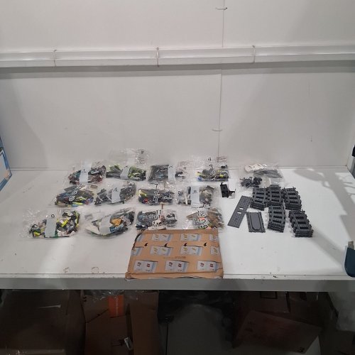 LEGO CITY POLICE TRAIN HEIST BUILDING SET - 1313 PCS (MODEL: 60508) image 2