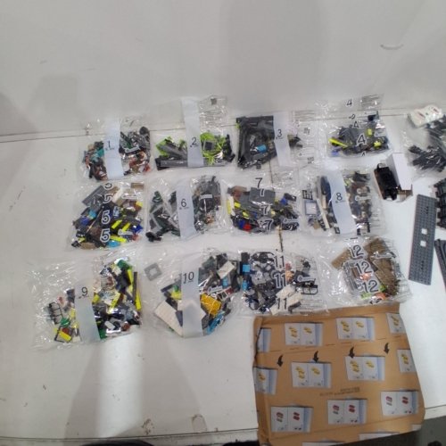 LEGO CITY POLICE TRAIN HEIST BUILDING SET - 1313 PCS (MODEL: 60508) image 3