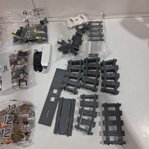 LEGO CITY POLICE TRAIN HEIST BUILDING SET - 1313 PCS (MODEL: 60508) image 5