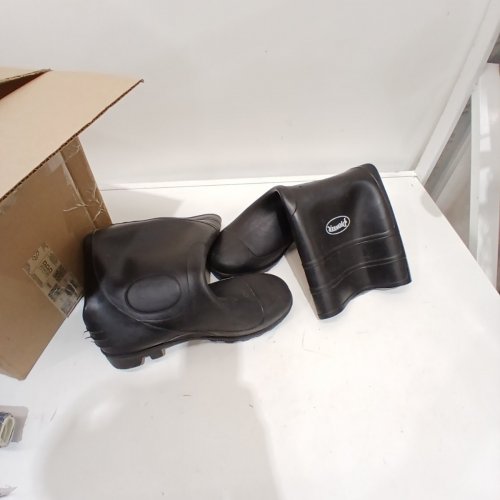 PIONEER HEAVY-DUTY STEEL TOE PVC WORK BOOT - 11 - BLACK image 2