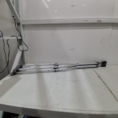 MEDLINE STANDARD ALUMINIUM CRUTCHES FOR ADULTS - SILVER- ( MODEL MDSV80535) image 2