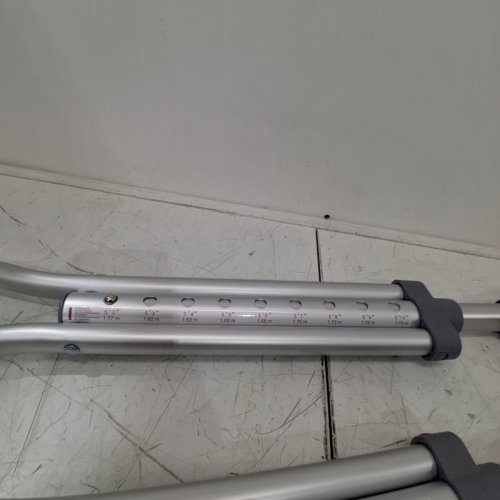 MEDLINE STANDARD ALUMINIUM CRUTCHES FOR ADULTS - SILVER- ( MODEL MDSV80535) image 4