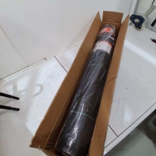 VEVOR LANDSCAPE FABRIC WEED BARRIER - 3FT X 300FT - BLACK (MODEL: 3*300FT90) image 2