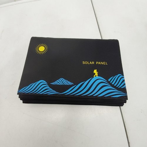 6 PANEL FOLDING SOLAR PANELS - BLACK image 2
