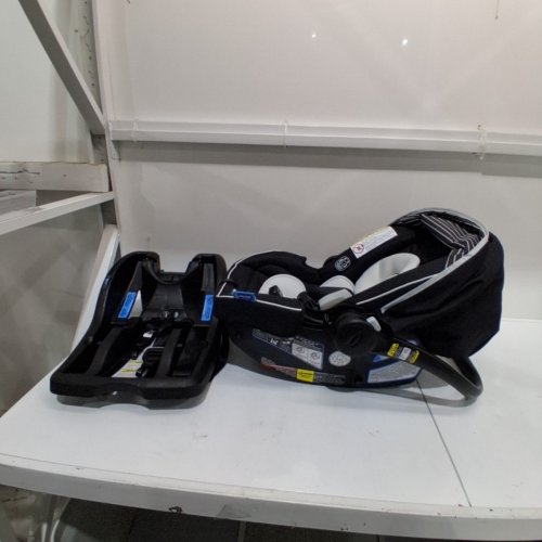 GRACO SNUGRIDE 35 LITE LX INFANT CAR SEAT - MAX WEIGHT 34LBS - BLACK/GREY (MODEL: 2119658) image 4