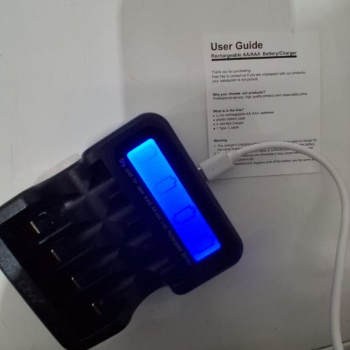 CZVV BATTERY CHARGER FOR AA AND AAA BATTERIES WITH DIGITAL DISPLAY AND 4 SLOTS - 1.5V - BLACK (MODEL: Q032) image 2