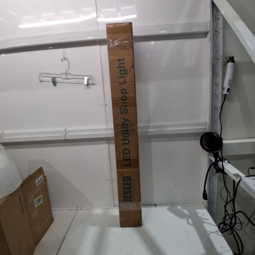 2 JESLED LED UTILITY SHOP LIGHTS - 100-277 V; 30W/40W/50W; 4000 K/5000 K/6500 K - 4FT - (MODEL: SWT0045B4L20RA5) image 6