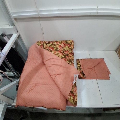 2PC LAURA ASHLEY QUILT SET WITH QUILT BLANKET AND PILLOW SHAM - TWIN - BLOOMSBERRY BROWN image 4