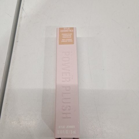 KYLIE COSMETICS POWER PLUSH LONGWEAR CONCEALER - 3N LIGHT WITH NEUTRAL, SUBTLE PEACHY UNDERTONES - 5ML image 2