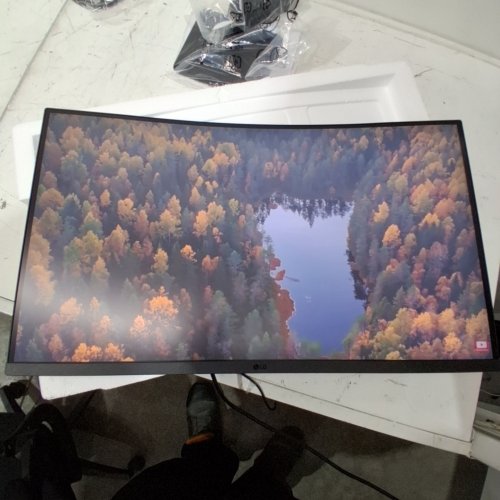 LG CURVED COMPUTER MONITOR WITH USB-C PORT AND BUILT-IN SPEAKERS - 100HZ, FHD, - 27" (MODEL: 27U421A-B) image 2