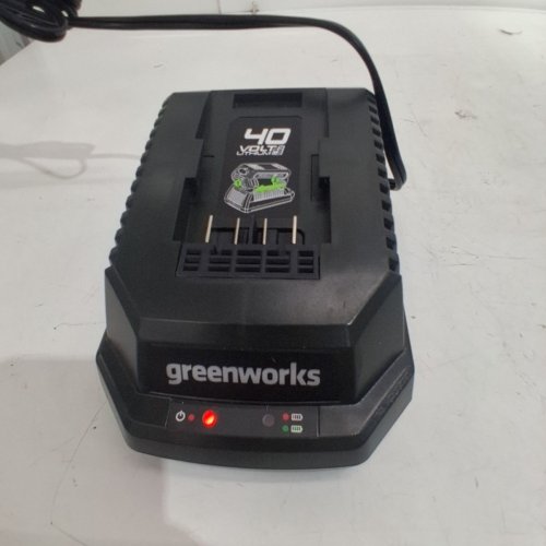 GREENWORKS 40V BATTERY CHARGER image 2