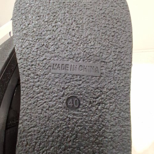 QUILTED FUR-TRIMMED ANKLE BOOTS - SIZE 40 - BLACK WITH TAN TRIM image 3