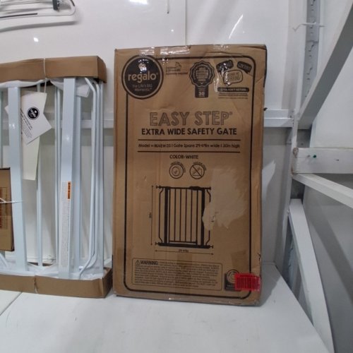REGALO EASY STEP EXTRA WIDE METAL SAFETY GATE - 30" X 29"- 49" - WHITE (MODEL: 1164EWDS) image 3