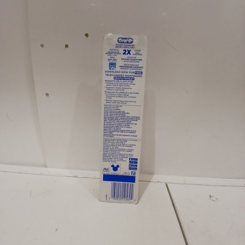 ORAL-B BATTERY TOOTHBRUSH FEATURING DISNEY'S FROZEN ELSA , SIFT BRISTLE, BATTERY POWERED image 3